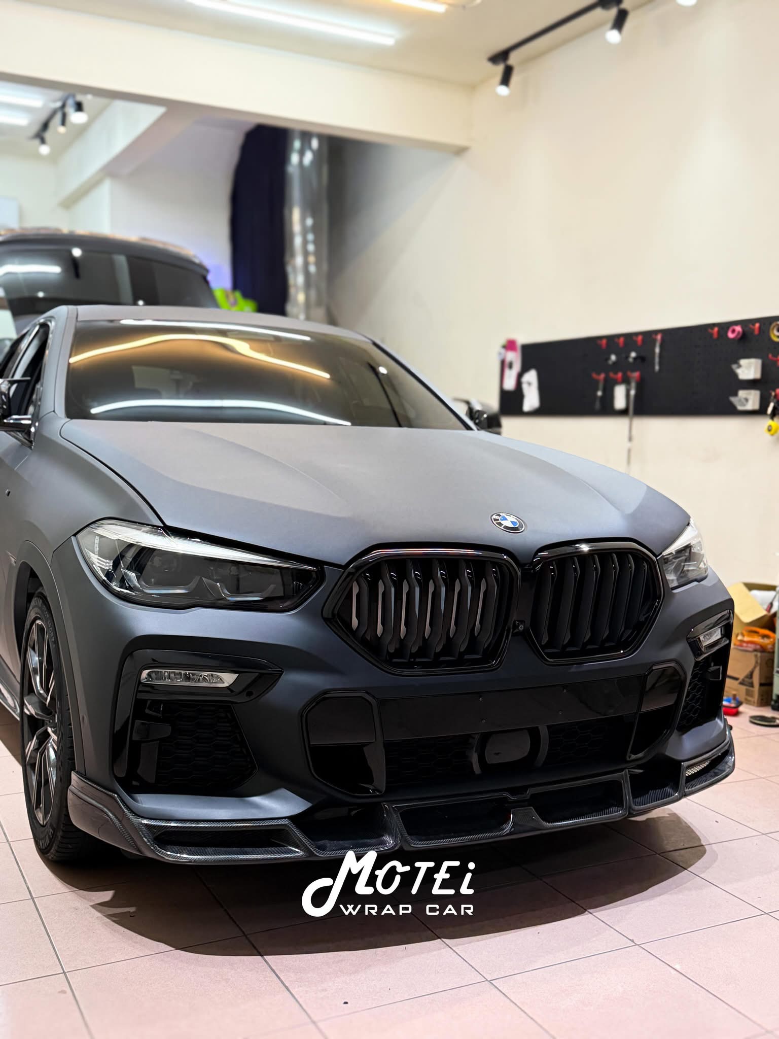 消光黑 SUV